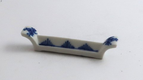 Königliches Kopenhagen. Muselmalet, Gerippt. Messerbank. Modell 2311. Länge 7,5 
cm. (1 Wahl)