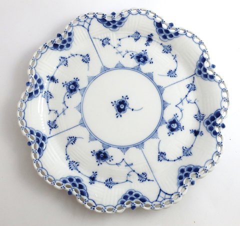 Royal Copenhagen. Musselmalet, Vollspitze. Platte für Obstschale. Modell 1062. 
Durchmesser 25 cm. (3 Wahl).