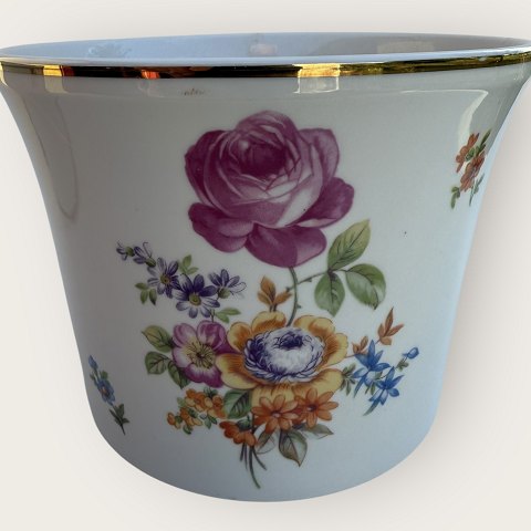 Flower pots