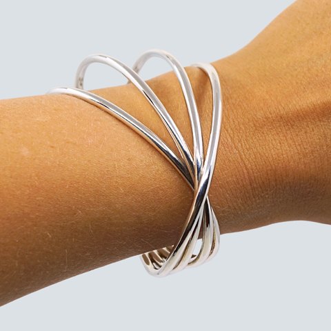 Georg Jensen, Allan Scharff; Alliance bangle in sterling silver