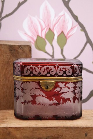 Fantastically beautiful antique sugar box from the 19th century, red glass… Fantastically beautiful antique sugar box from the 19th century, red glass…
