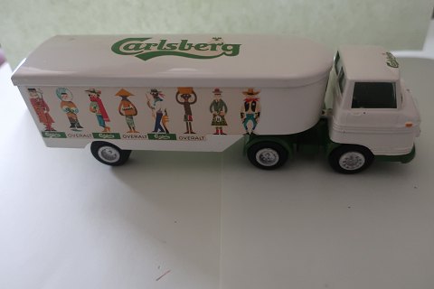 For the collector:Tekno Volvo Carlsberg Sættebil NO. 458Carlsberg overalt - The glorious beer of CopenhagenThe backdoor is to openWith the original boxIn a good condition is the car, the box is used