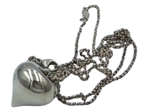 Georg Jensen sølvÅrets vedhæng 2010 med halskæde