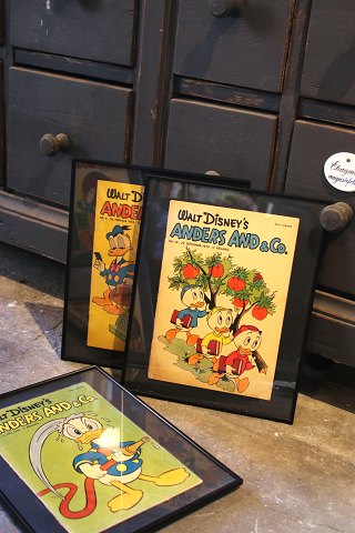 Decorative, old Walt Disney Donald Duck magazine from 1959 framed in a black frame. 30x24cm...