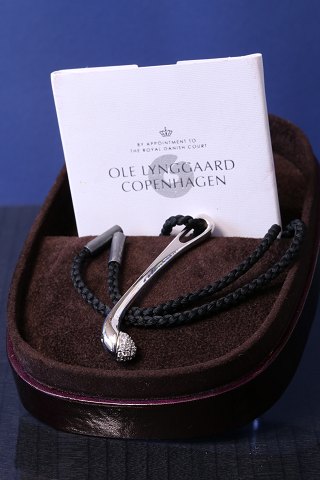 Necklace with pendant in 18K white gold, stamped Ole L, 750, 5/45