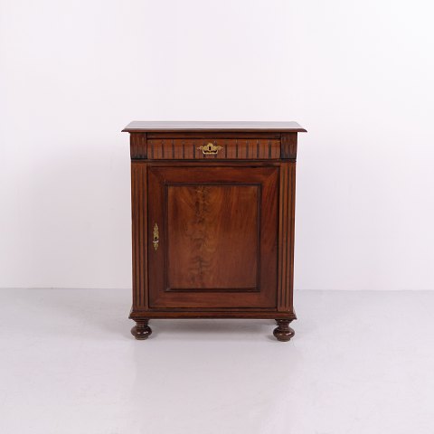 Chests of drawers