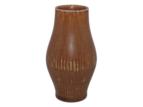 SaxboLille vase med lysebrun glasur