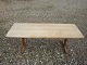 Coffee table/ shaker table in oak designed by Børge Mogensen. 5000m2 showroom.