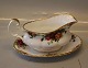 Old Country Roses Royal Albert Gravyboat with stand 21 cm
