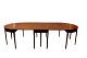 Stort Empire spisebord bestående af 2 sidebord og klapbord i mahogni fra omkring 
1820erne.
5000m2 udstilling.