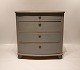 Grey painted chest of drawers in the style of gustavian from the 1880s.
5000m2 showroom.