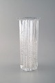 Willy Johansson for Hadeland Glasværk. Riflet "Atlantic" vase i klart kunstglas 
med bobler.