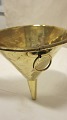 Brass funnel
The funnel is made brasse and with 1 ear
With stamp from the Kobbermølle  (1842-1889)
H: about ca. 19,5cm
Please note the small dents