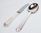 Fruit knife and marmelade spoon in heritage silver no. 4 by Hans Hansen.
5000m2 showroom.
