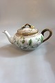 Danam Antik 
presents: 
Royal 
Copenhagen 
Flora Danica 
Tea Pot with 
lid no. 3631 / 
143