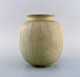Arne Bang, Denmark. Vase in glazed ceramics. Model number 31. Beautiful glaze in 
sand shades. 1940 / 50