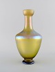 Tiffany Favrile vase in iridescent art glass. Early 20th century.
