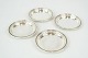 Set of 4 hallmarked silver trays with nice pearl edge.
5000m2 showroom.
