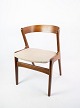 Dining chair in teak and light wool fabric of danish design from the 1960s.
5000m2 showroom.