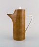 Kenji Fujita for Tackett Associates. Modernist coffee pot in porcelain. Dated 
1953-56.
