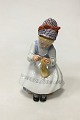 Lippelsdorf porcelain figurine of a woman crocheting