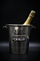 Gammel fransk champagnekøler i forsølvet messing frachampagne huset "POMMERY" 
H:20,5cm. Dia.:20cm.