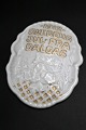 Royal Copenhagen oval commemorative Christmas plate 
"1912 Merry Christmas from Dalgas" with gold decoration.
11x8,5cm.
