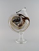 Michael Bang for Holmegaard. Stor sjælden vase i mundblæst kunstglas formet som 
sneglehus. Dateret 1977. 
