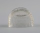 Early Lalique Cassis menu holder in clear art glass with flower basket in 
relief. Ca. 1924.
