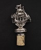 Bottle stopper as sailing