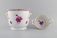 Herend Chinese Bouquet Raspberry. Champagnekøler og lille skål i håndmalet 
porcelæn. Midt 1900-tallet.
