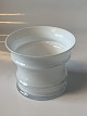 Urtepotte Fra MB serien Holmegård,  Opalhvid.Højde 8 cm.Måler 10,5 x 14,0 cm.