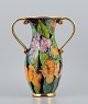 Vallauris, Frankrig, stor keramikvase dekoreret med blomstermotiver og 
guldhanke.