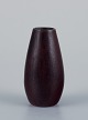 Carl Harry Stålhane (1920-1990) for Rörstrand, miniature-vase med glasur i brune 
nuancer.