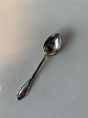 Salt spoon New Perle Series 5900, (Perlekant Cohr) Danish silver cutlery
Fredericia silver
Length cm. 7,5 cm