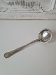 Karstens Antik 
presents: 
Antique 
Double fluted 
tea strainer in 
silver