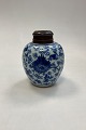 Danam Antik presents: Oriental Chinese Vase / Gingerjar with motif in white and blue from Jiaqing perioden ...