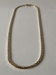 Necklace in 8 carat gold, stamped 333 with 3-rows brick pattern.
