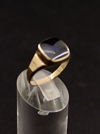 8 carat gold ring with dark blue stone