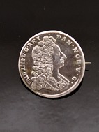 XVI silver shilling mint from 1715