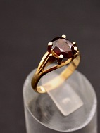 14 carat gold ring  with spinel