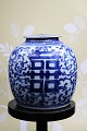 K&Co. presents: 
Old 
Chinese ginger 
jar in glazed 
stoneware in a 
fine blue 
color...