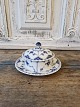 Karstens Antik 
presents: 
Royal 
Copenhagen Blue 
flutet full 
lace butter 
dish no. 1176