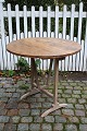 Old wine table from the South of France in oak with a fine patina...