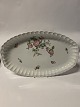 Oval Dish with Flowers.
Dimensions: 42 X 26.5 cm.