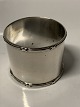 Napkin ring Silver.
Stamp: BH 830S.
Size: 3.6 x ø 4.5 cm.