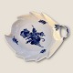 Moster Olga - 
Antik og Design 
presents: 
Royal 
Copenhagen
Braided blue 
flower
Leaf dish
#10/ 8002
*DKK 175