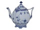 Antik K 
presents: 
Blue 
Fluted Full 
Lace
Small tea pot 
18.3 cm.