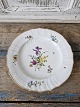 Royal 
Copenhagen Full 
Saxon Flower 
plate 23 cm. 
1850-98