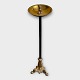 Older brass ashtray on foot.
*DKK 650